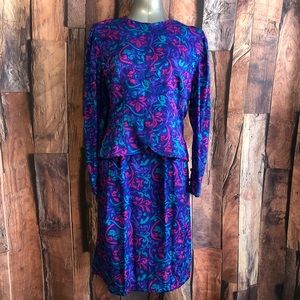 Adrianna Papell Vintage 100% silk skirt suit
size 14 L Large